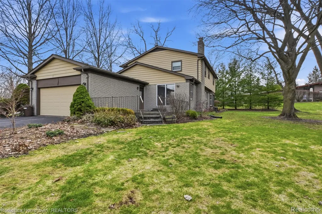 12811 Glenview Drive Plymouth Charter Township MI 48170