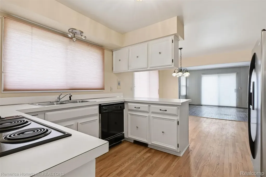 12811 Glenview Drive Plymouth Charter Township MI 48170