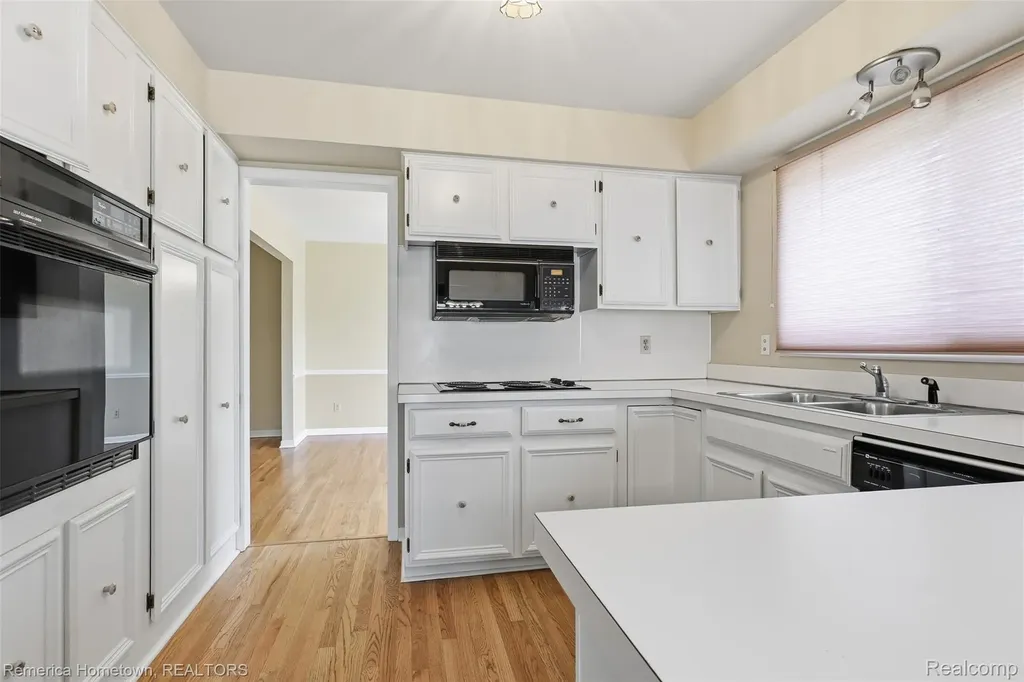 12811 Glenview Drive Plymouth Charter Township MI 48170