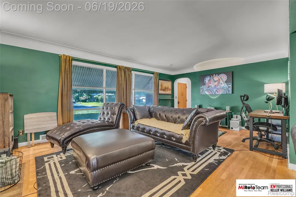 14000 Warner Court Livonia City MI 48154