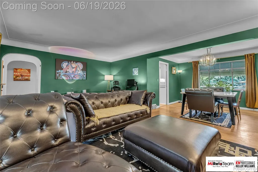 14000 Warner Court Livonia City MI 48154