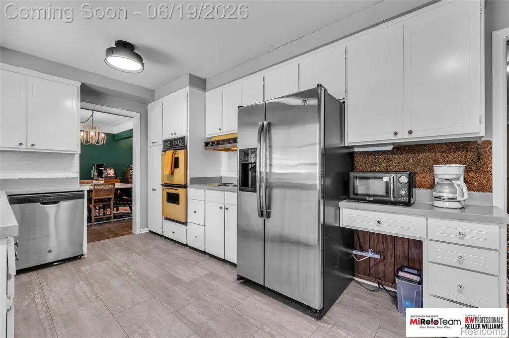 14000 Warner Court Livonia City MI 48154