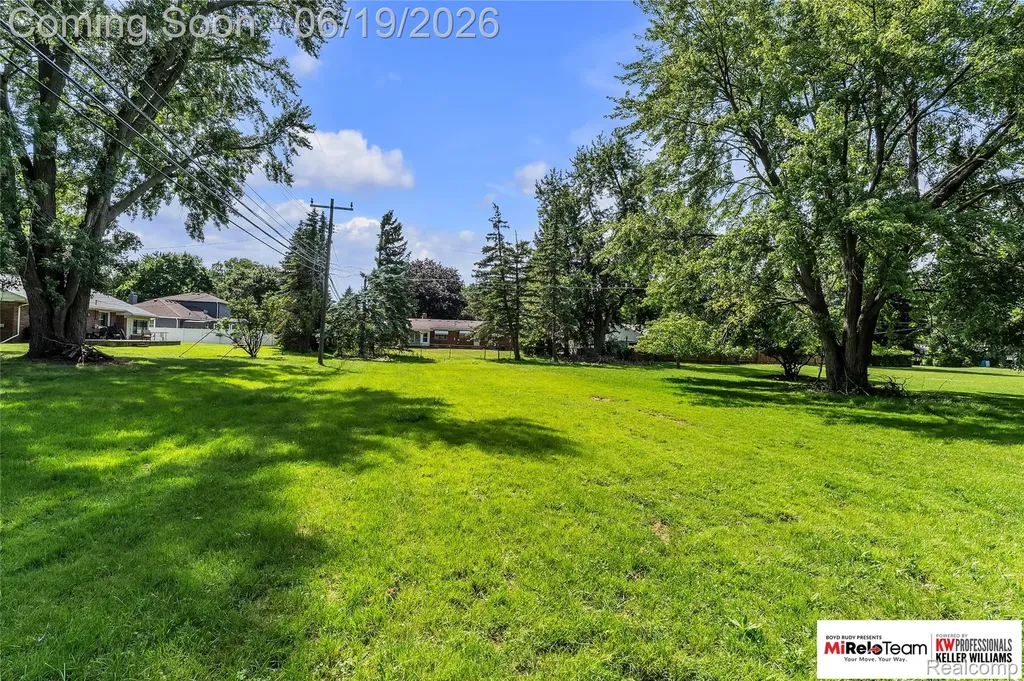 14000 Warner Court Livonia City MI 48154
