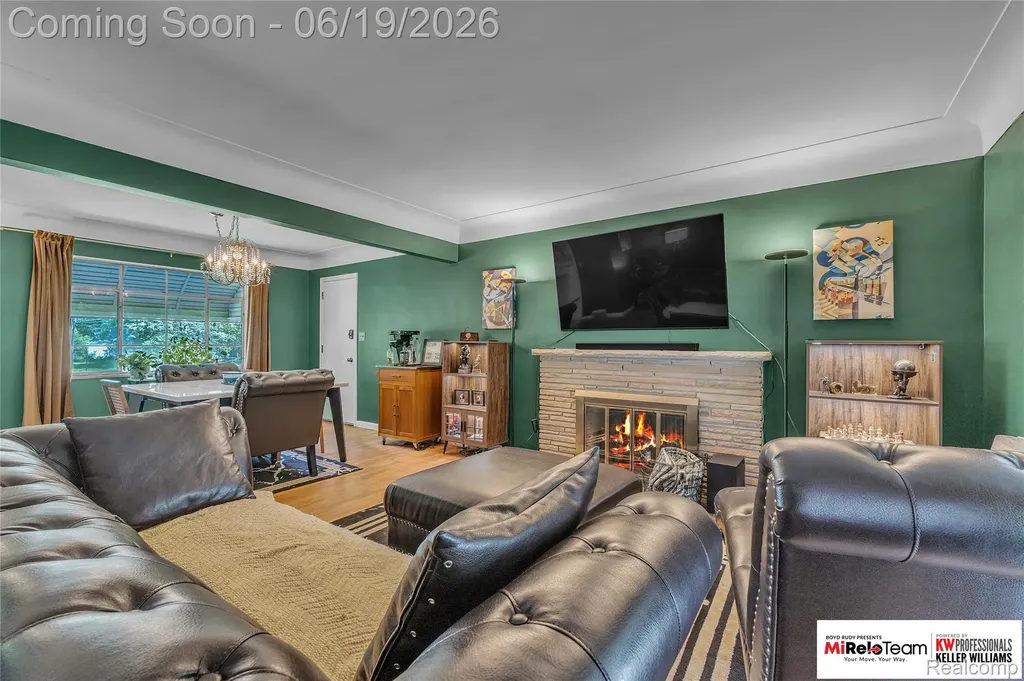 14000 Warner Court Livonia City MI 48154