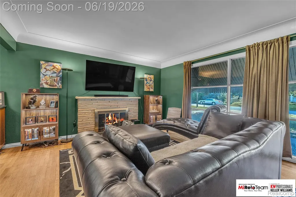 14000 Warner Court Livonia City MI 48154