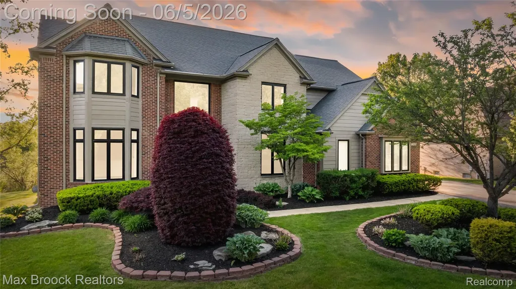 6664 Apple Blossom Trail West Bloomfield Charter Township MI 48322