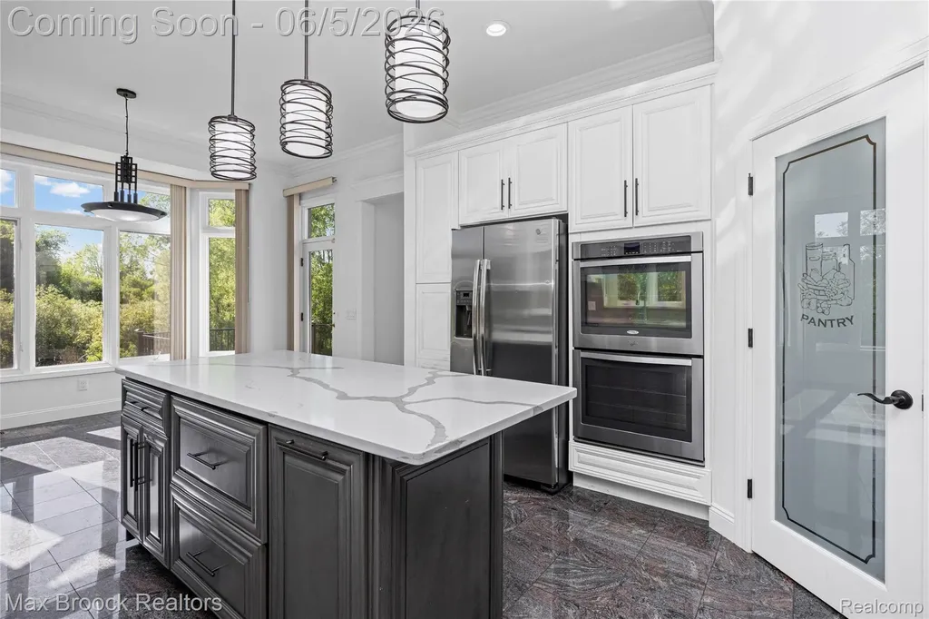 6664 Apple Blossom Trail West Bloomfield Charter Township MI 48322