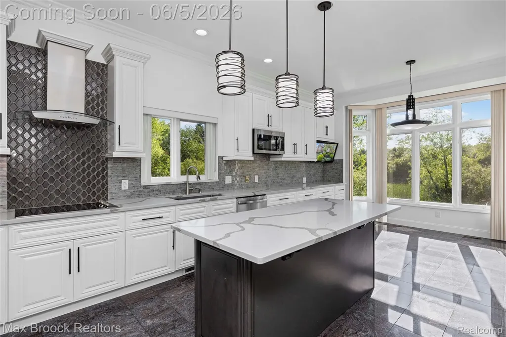 6664 Apple Blossom Trail West Bloomfield Charter Township MI 48322