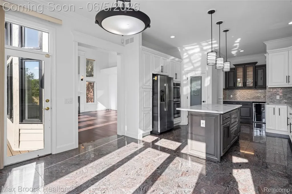 6664 Apple Blossom Trail West Bloomfield Charter Township MI 48322