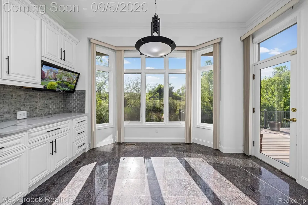 6664 Apple Blossom Trail West Bloomfield Charter Township MI 48322
