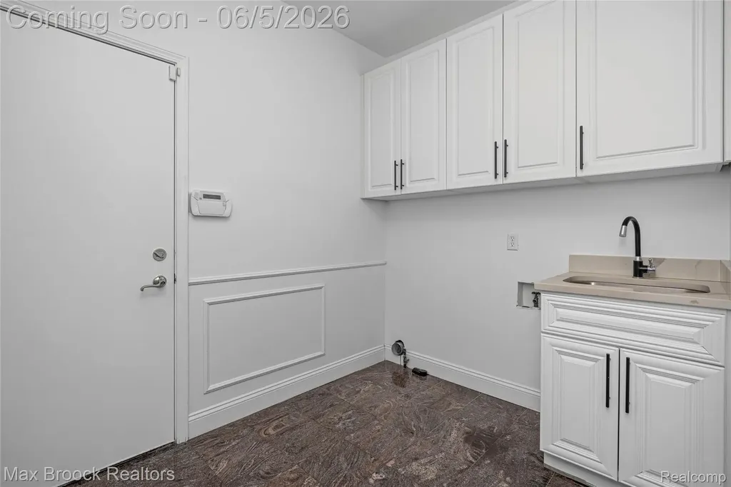 6664 Apple Blossom Trail West Bloomfield Charter Township MI 48322