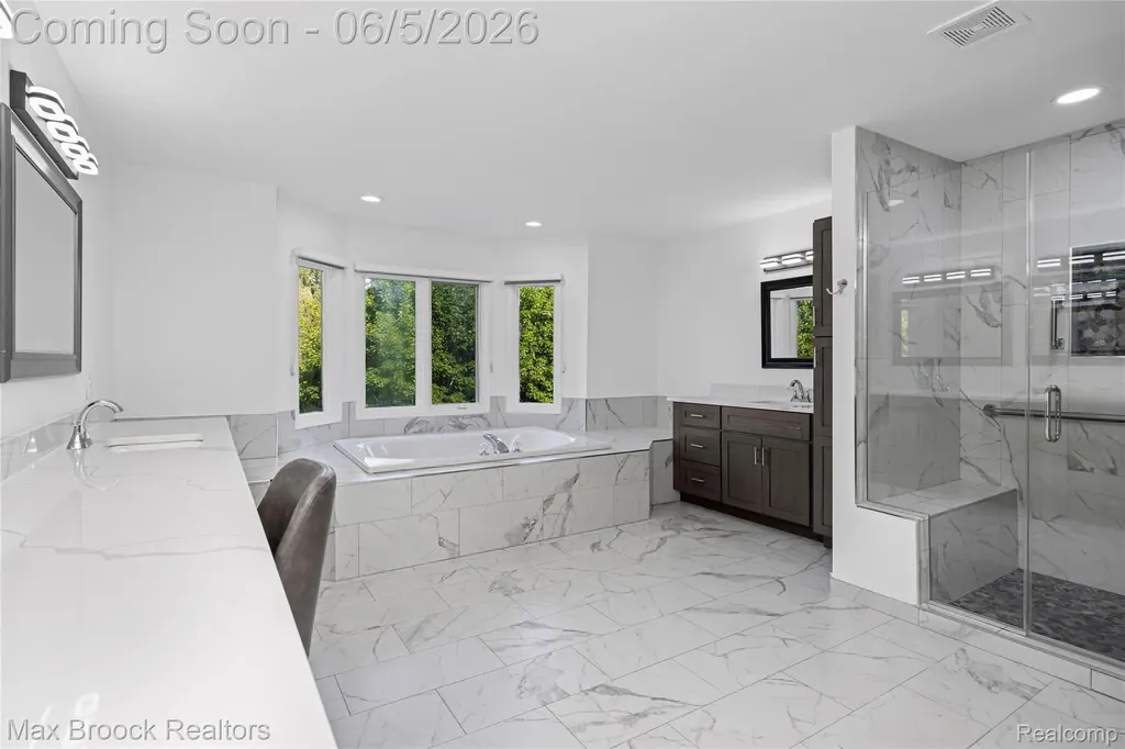 6664 Apple Blossom Trail West Bloomfield Charter Township MI 48322