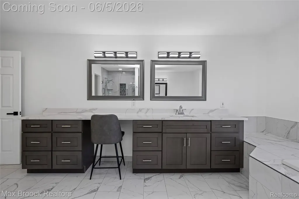 6664 Apple Blossom Trail West Bloomfield Charter Township MI 48322