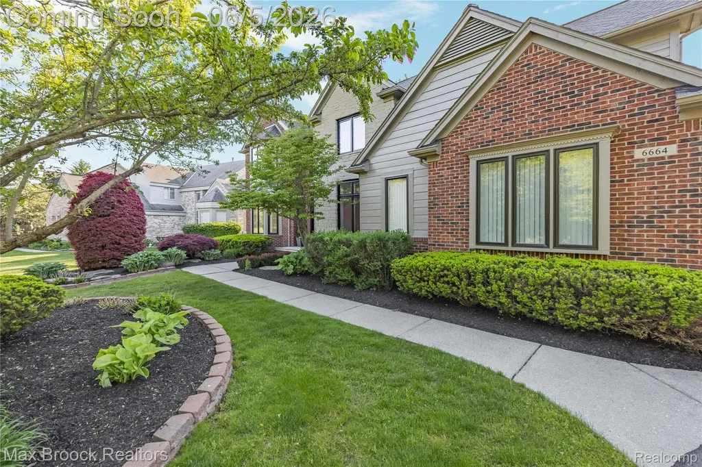 6664 Apple Blossom Trail West Bloomfield Charter Township MI 48322