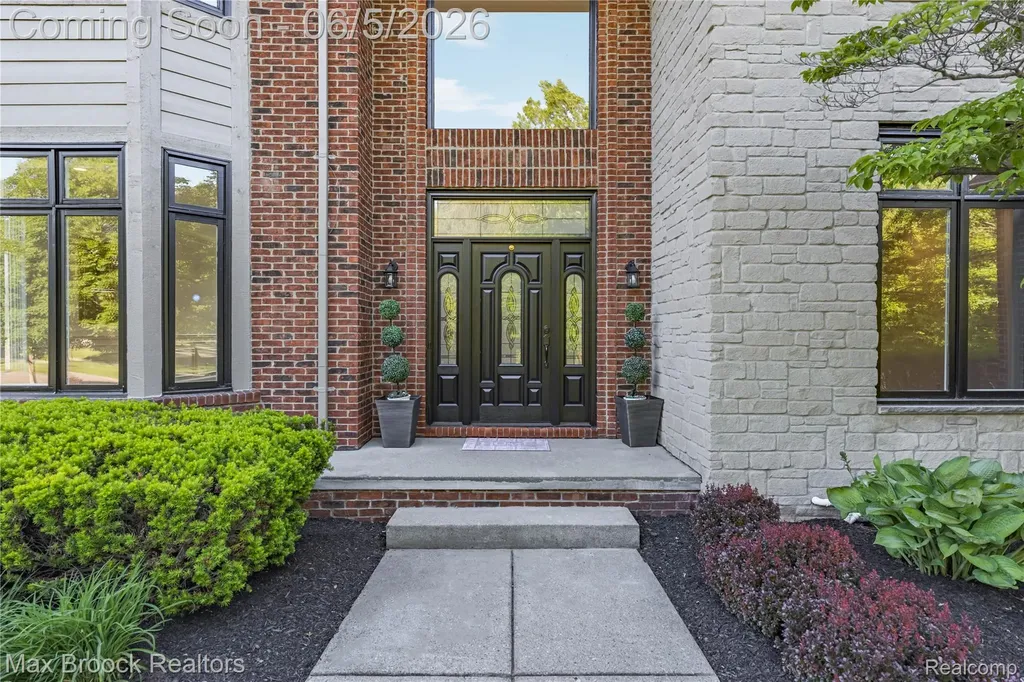 6664 Apple Blossom Trail West Bloomfield Charter Township MI 48322