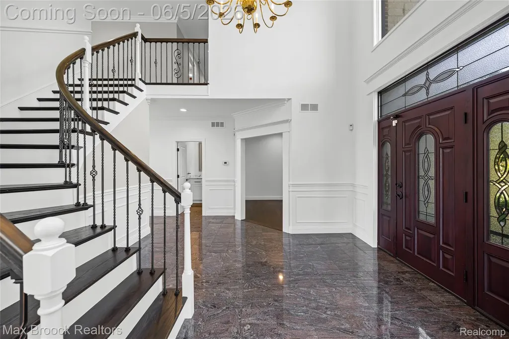 6664 Apple Blossom Trail West Bloomfield Charter Township MI 48322