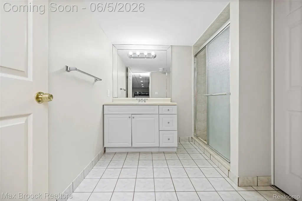 6664 Apple Blossom Trail West Bloomfield Charter Township MI 48322