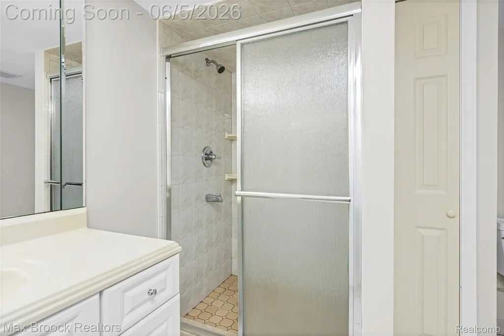 6664 Apple Blossom Trail West Bloomfield Charter Township MI 48322