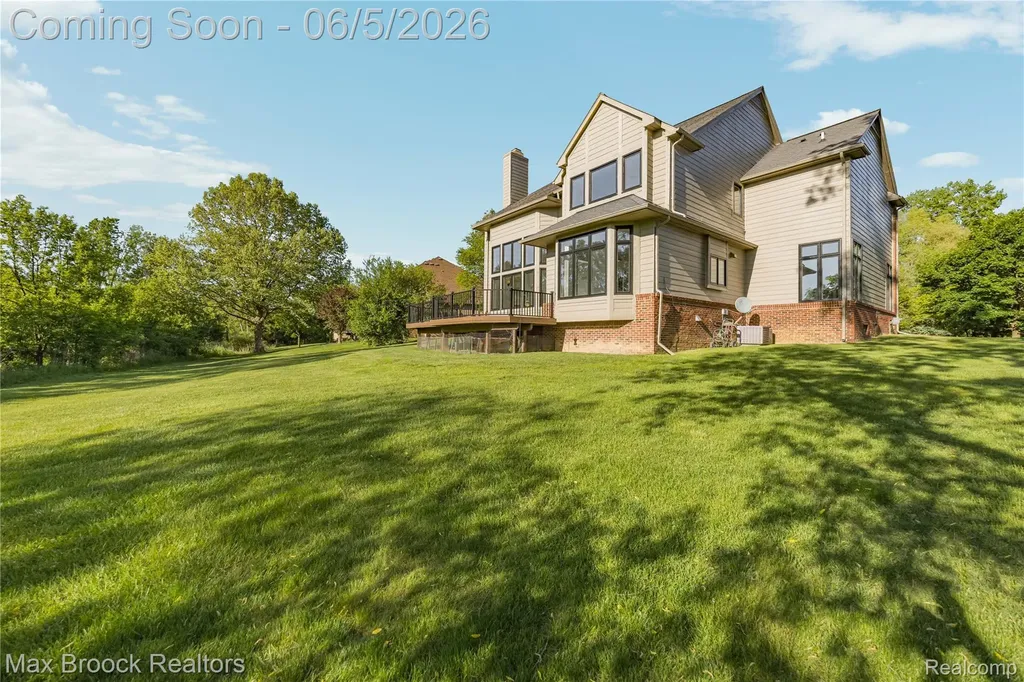6664 Apple Blossom Trail West Bloomfield Charter Township MI 48322