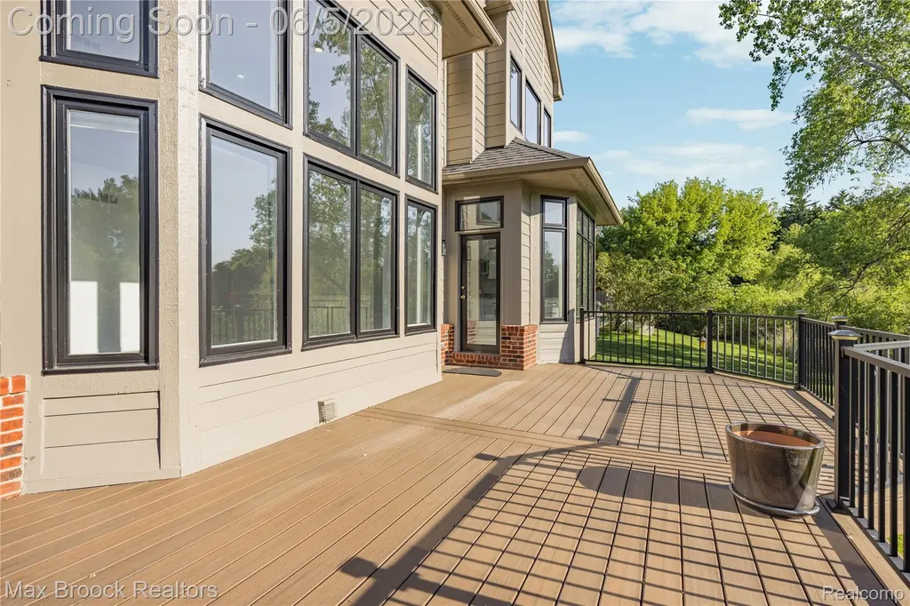 6664 Apple Blossom Trail West Bloomfield Charter Township MI 48322