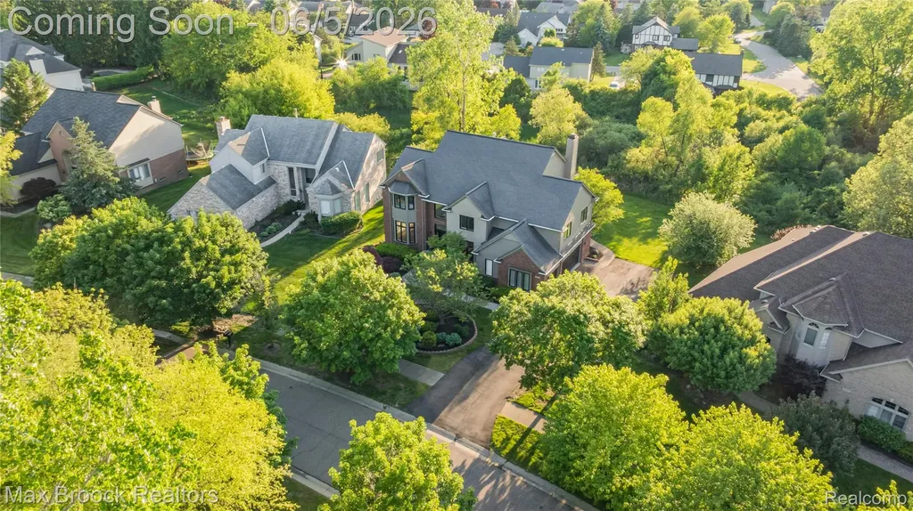 6664 Apple Blossom Trail West Bloomfield Charter Township MI 48322