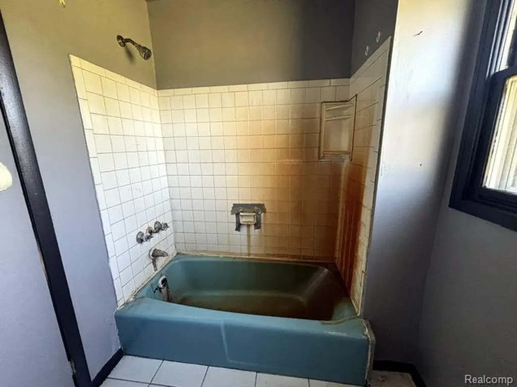 6080 Cedar Lake Road Putnam Township MI 48169