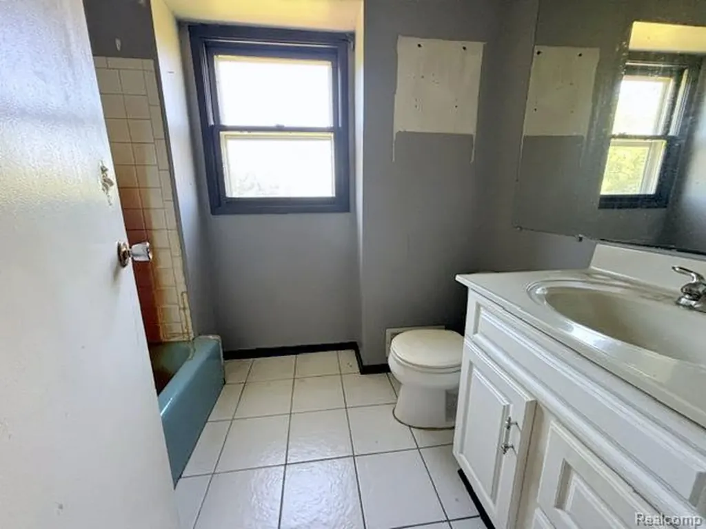 6080 Cedar Lake Road Putnam Township MI 48169