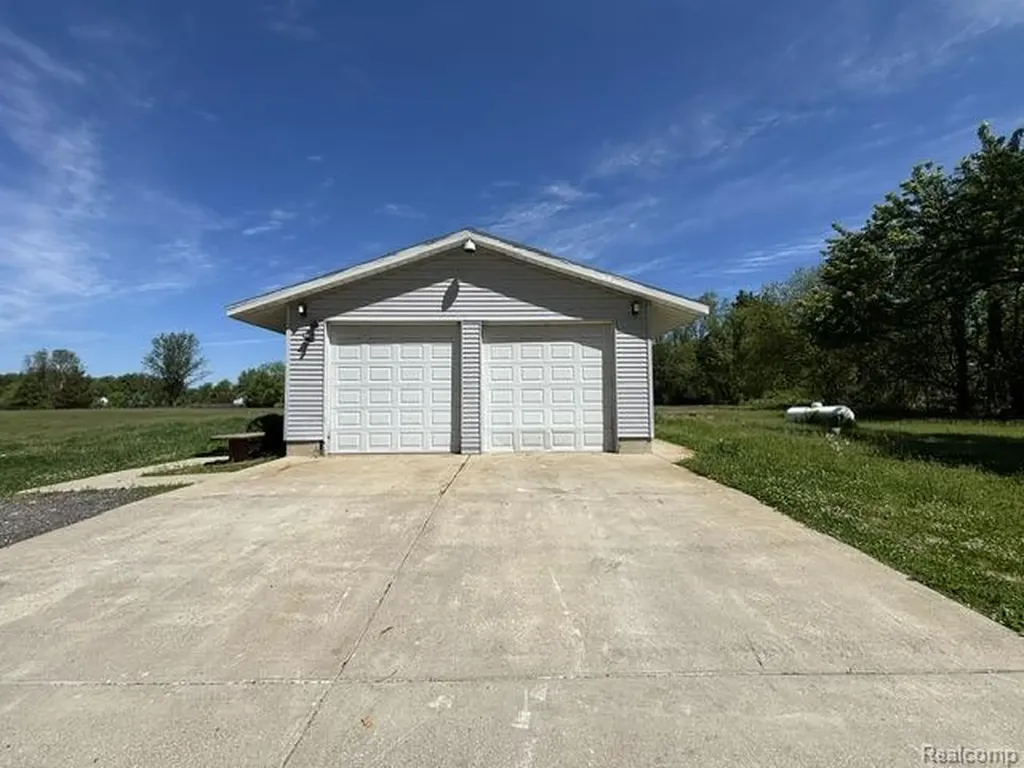 6080 Cedar Lake Road Putnam Township MI 48169