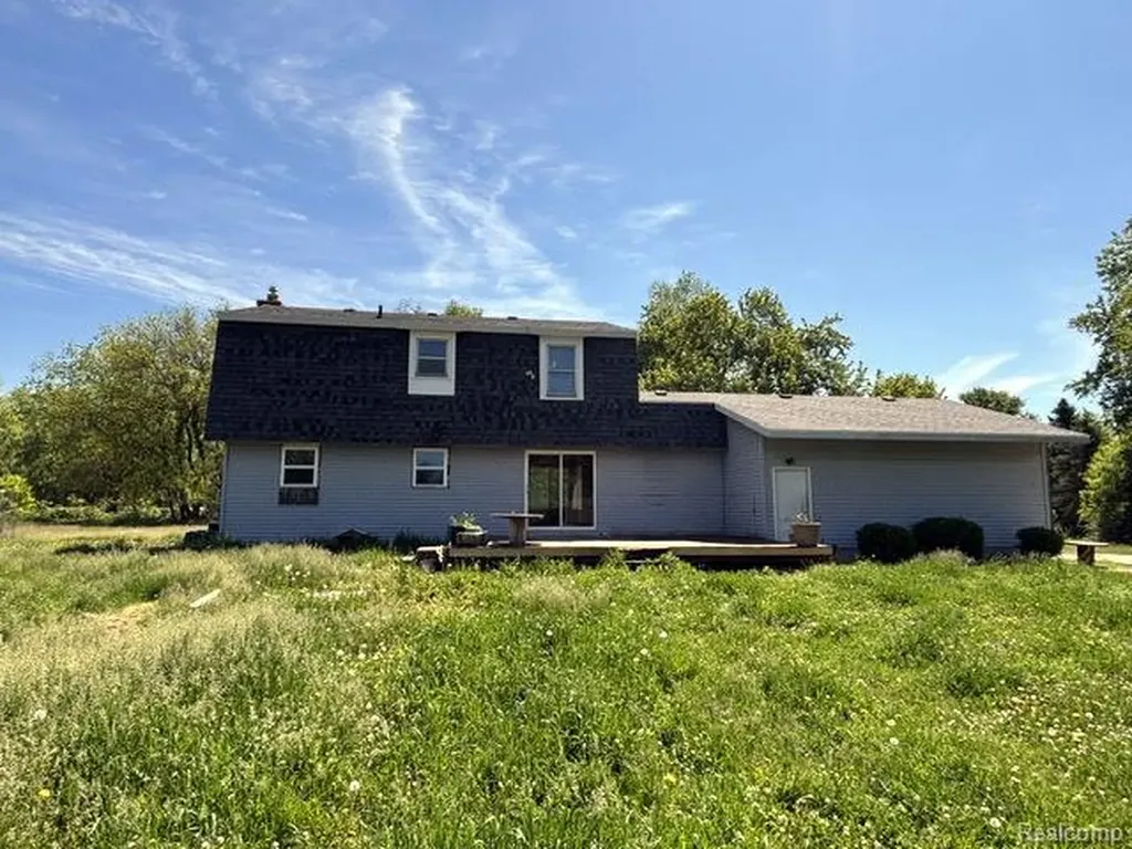 6080 Cedar Lake Road Putnam Township MI 48169