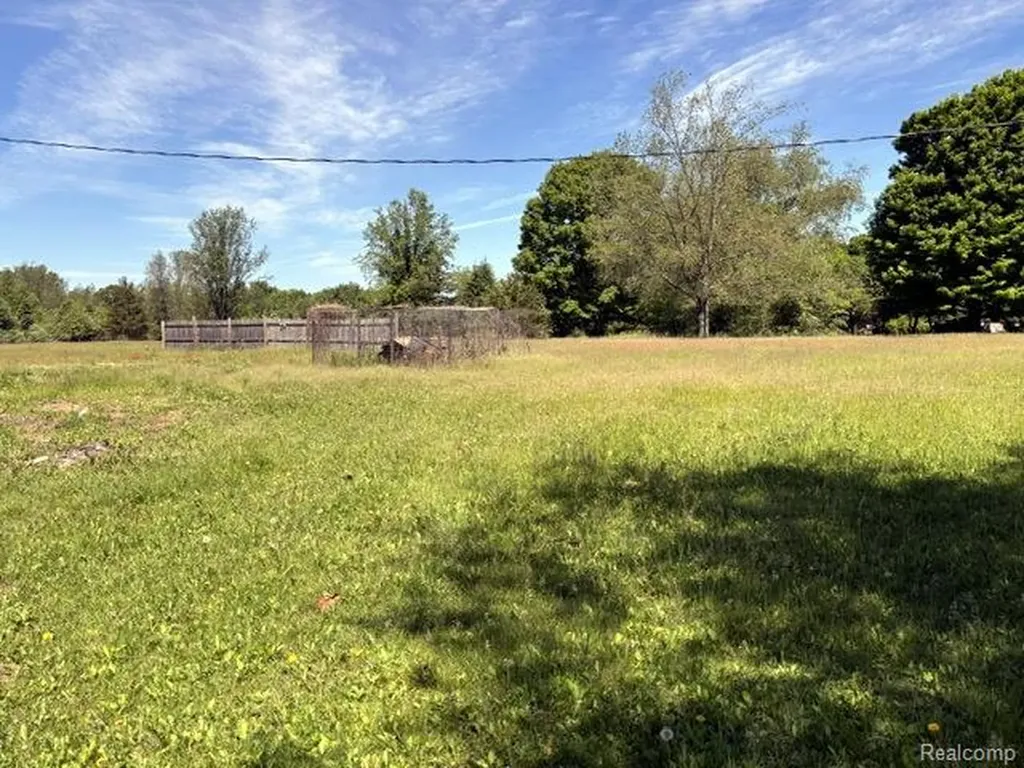 6080 Cedar Lake Road Putnam Township MI 48169
