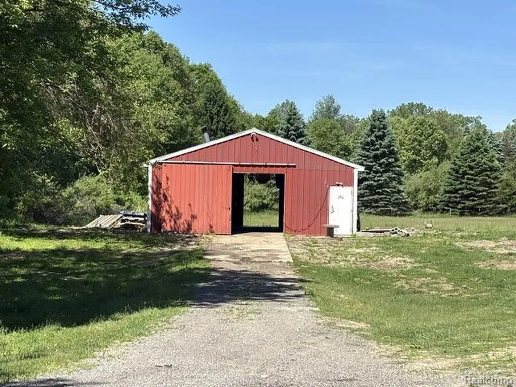 6080 Cedar Lake Road Putnam Township MI 48169