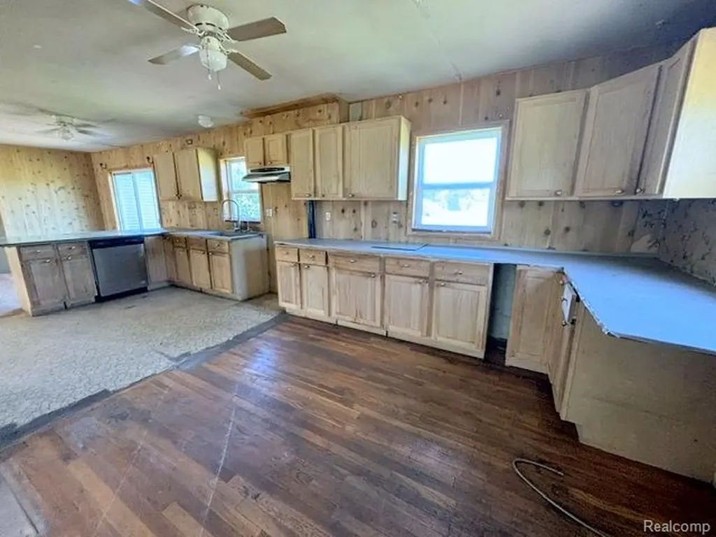 6080 Cedar Lake Road Putnam Township MI 48169