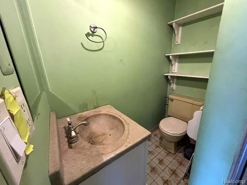 6080 Cedar Lake Road Putnam Township MI 48169