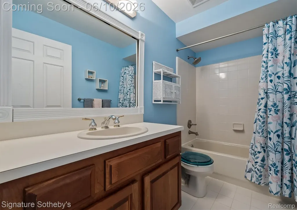 602 Appoline Court Rochester City MI 48307
