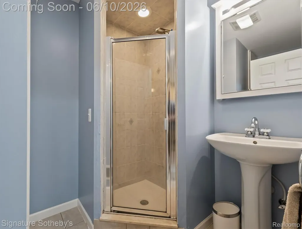 602 Appoline Court Rochester City MI 48307