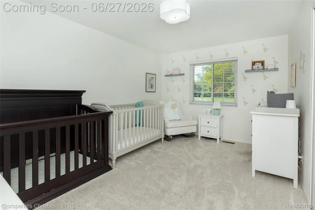 6805 Emerald Shores Drive Troy City MI 48085