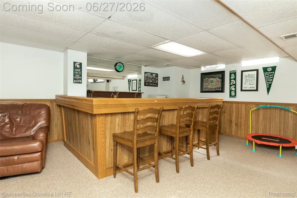 6805 Emerald Shores Drive Troy City MI 48085