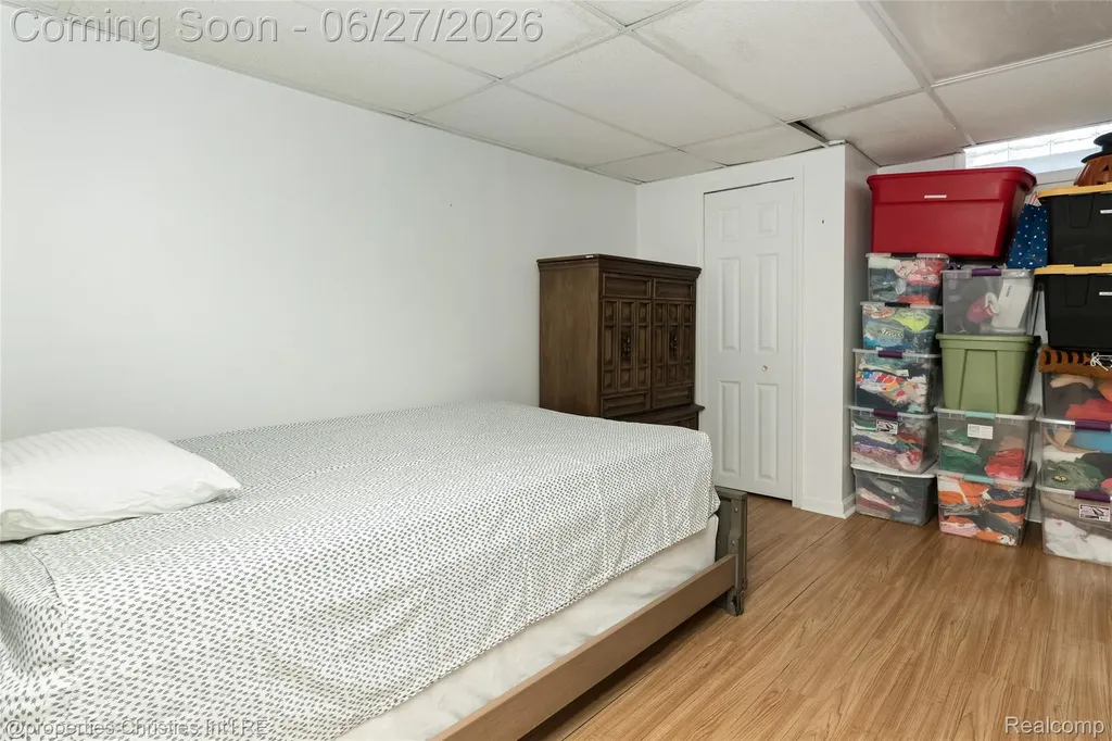 6805 Emerald Shores Drive Troy City MI 48085