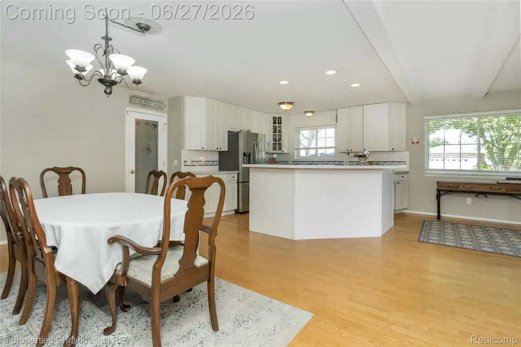 6805 Emerald Shores Drive Troy City MI 48085