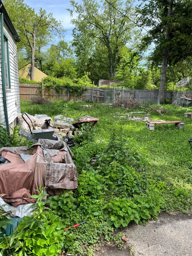 18200 Fielding Street Detroit City MI 48219