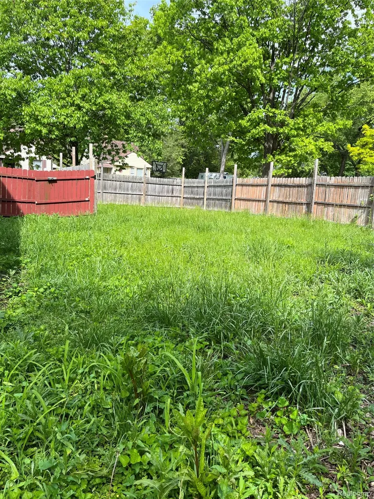18200 Fielding Street Detroit City MI 48219