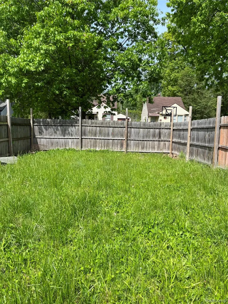 18200 Fielding Street Detroit City MI 48219