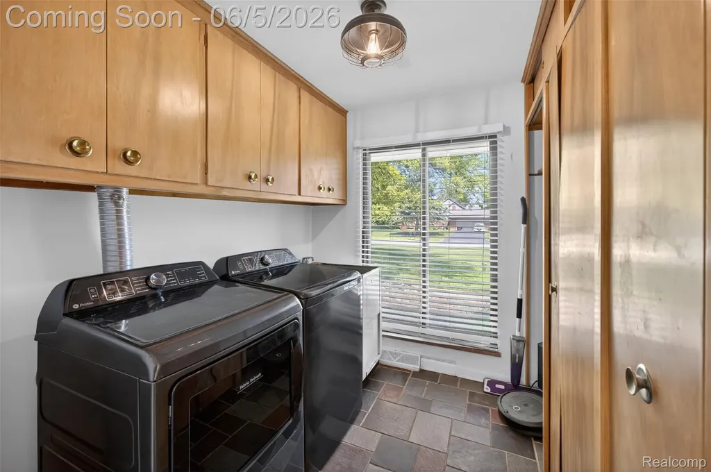 7174 Meadowvue Drive Grand Blanc Charter Township MI 48439