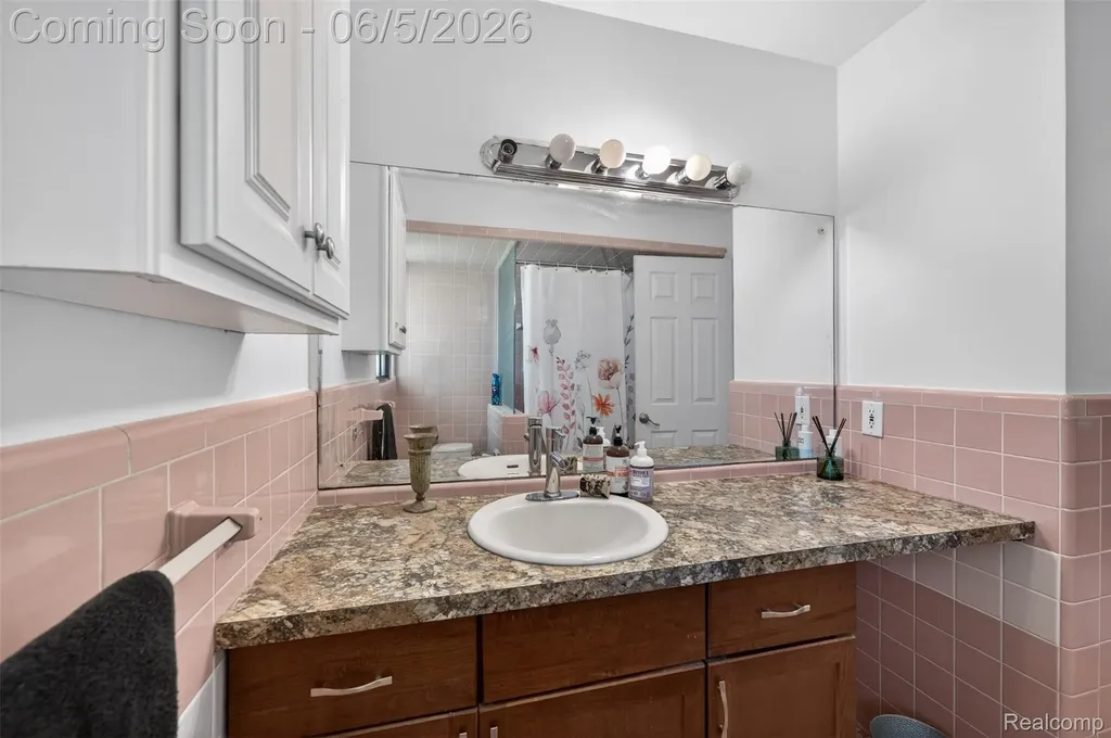 7174 Meadowvue Drive Grand Blanc Charter Township MI 48439