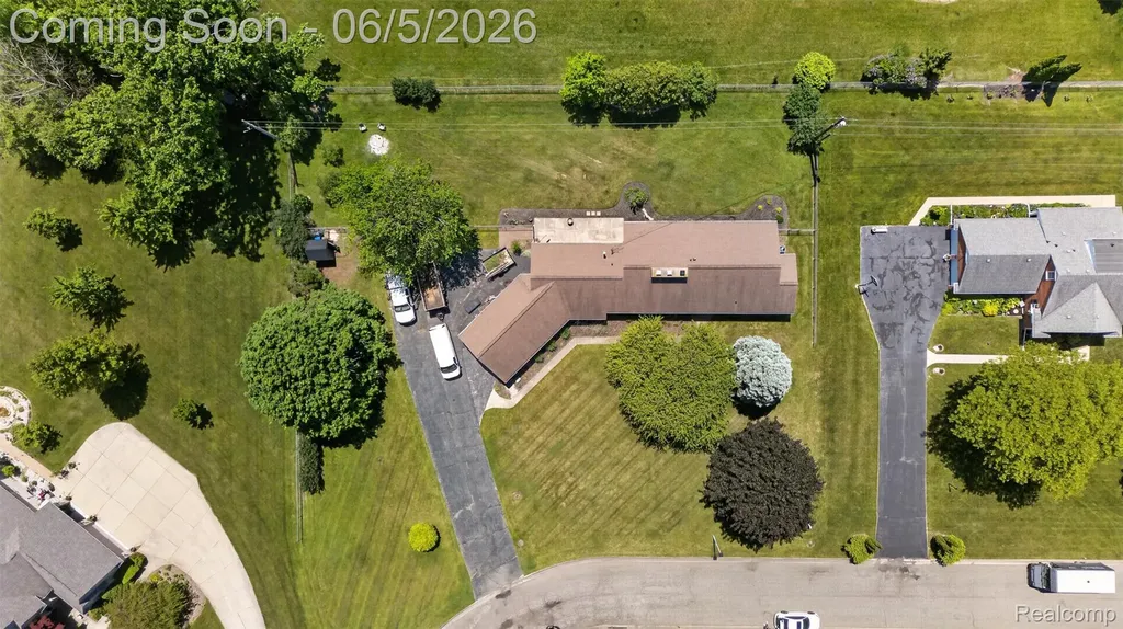 7174 Meadowvue Drive Grand Blanc Charter Township MI 48439