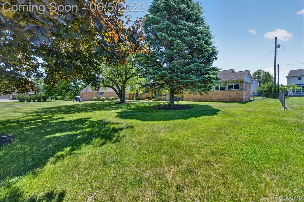 7174 Meadowvue Drive Grand Blanc Charter Township MI 48439