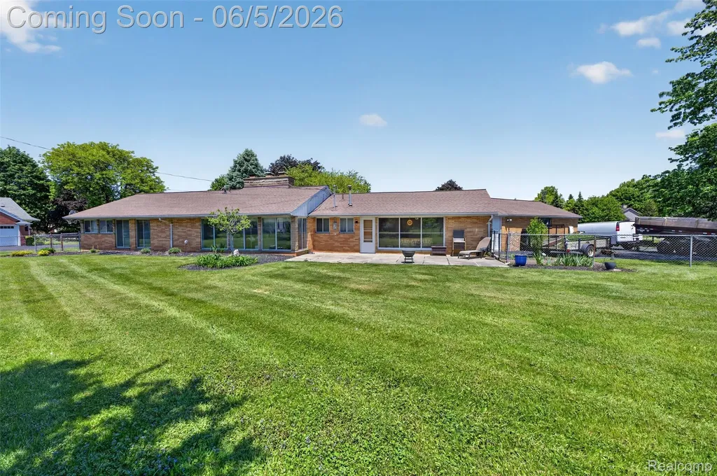 7174 Meadowvue Drive Grand Blanc Charter Township MI 48439