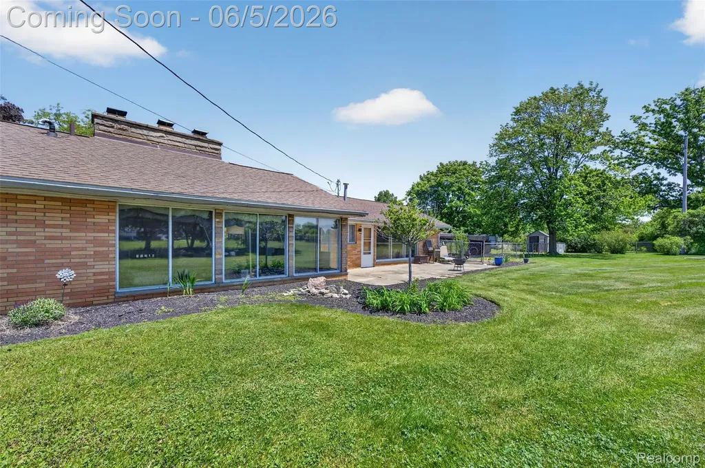 7174 Meadowvue Drive Grand Blanc Charter Township MI 48439