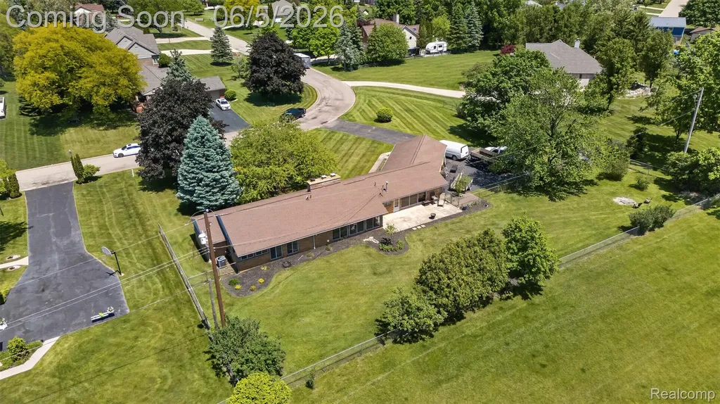 7174 Meadowvue Drive Grand Blanc Charter Township MI 48439