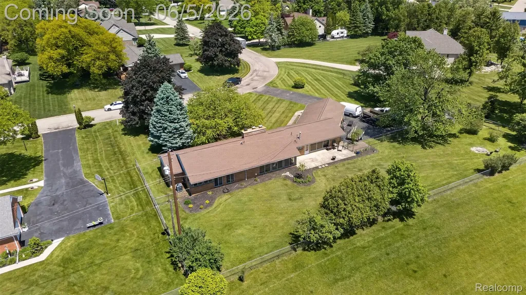 7174 Meadowvue Drive Grand Blanc Charter Township MI 48439